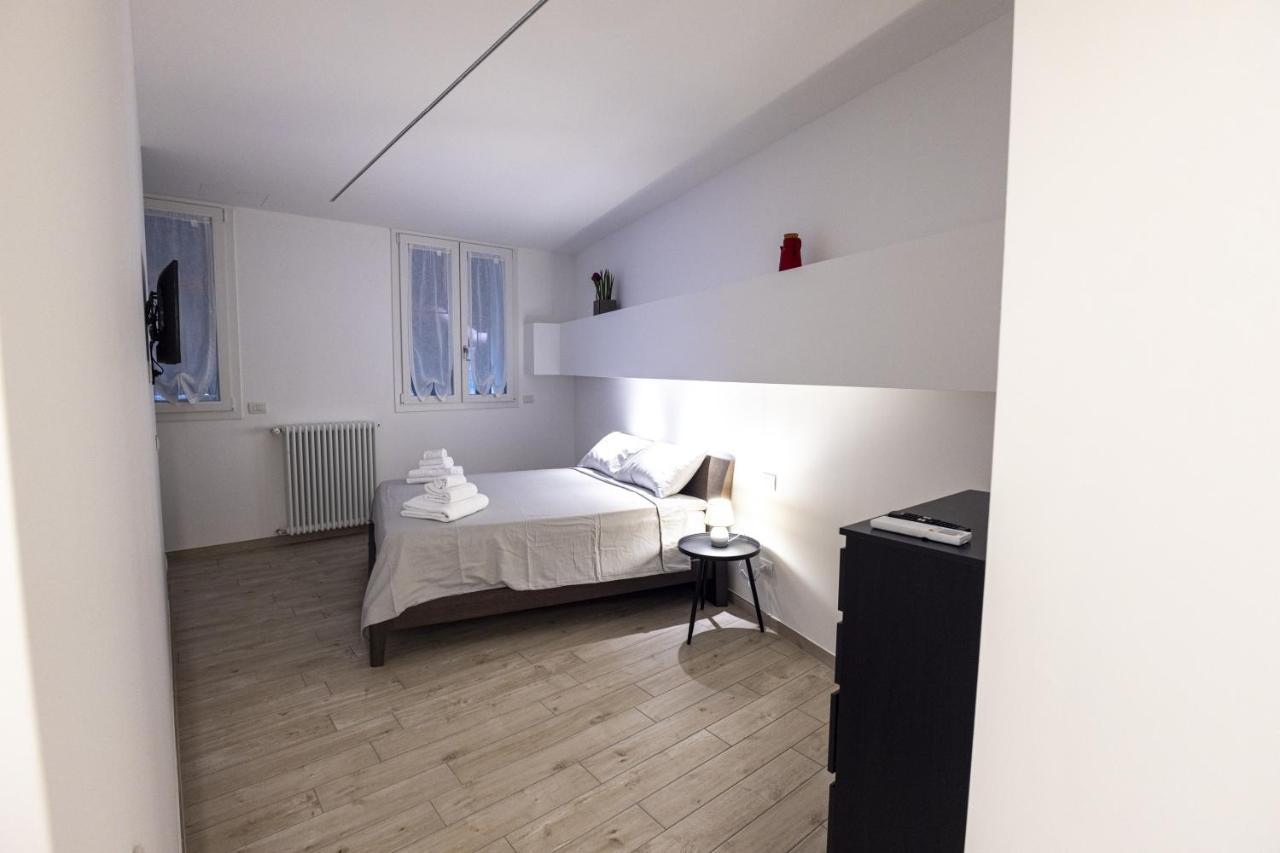 Апартаменти Loft La Sedia Rossa - Centro Storico Мілан Екстер'єр фото