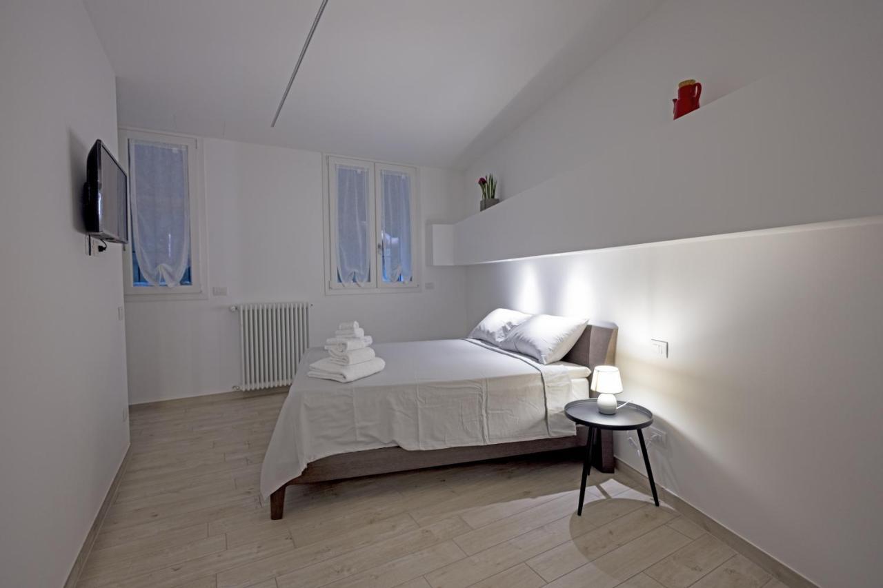 Апартаменти Loft La Sedia Rossa - Centro Storico Мілан Екстер'єр фото